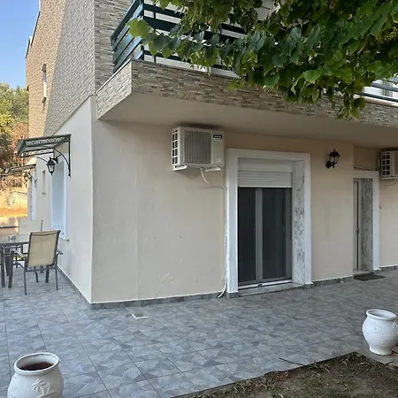 Tassos2 尼亚米卡尼奥纳