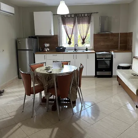 Tassos2 * 尼亚米卡尼奥纳